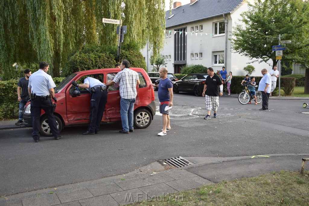 VU Koeln Porz Gremberghoven Auf dem Streitacker Breidenbachstr P73.JPG - Miklos Laubert